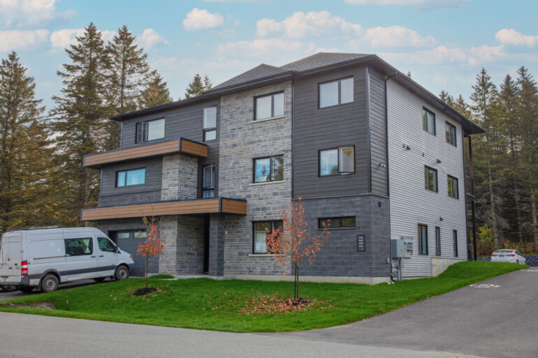Logement à louer, 1646, rue du Calypso, Magog