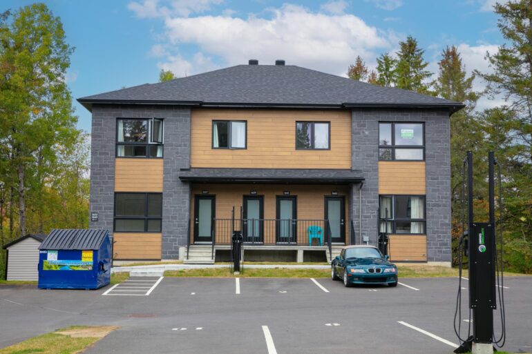 Logement à louer, 1663, rue du Calypso, Magog