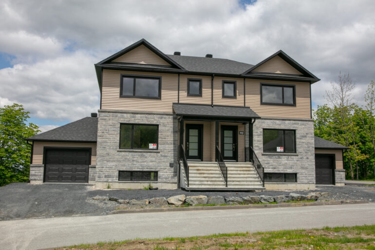Maison à vendre, 2336-100 Ch. Ste-Catherine, Sherbrooke (Universite)